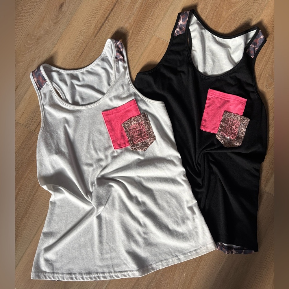 2 tank bundle 
Women’s tank top with leopard print back